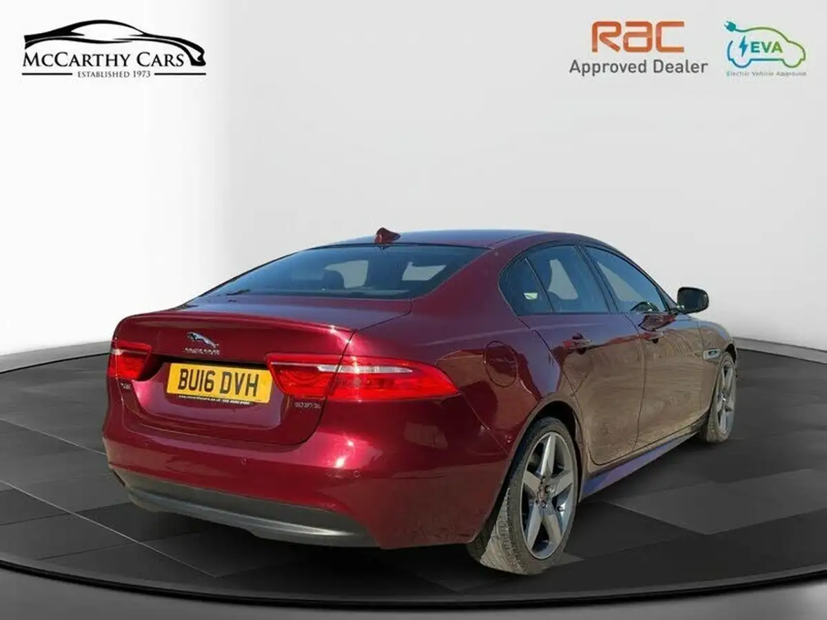 2016-jaguar-xe-20i-r-sport-200ps-big-14