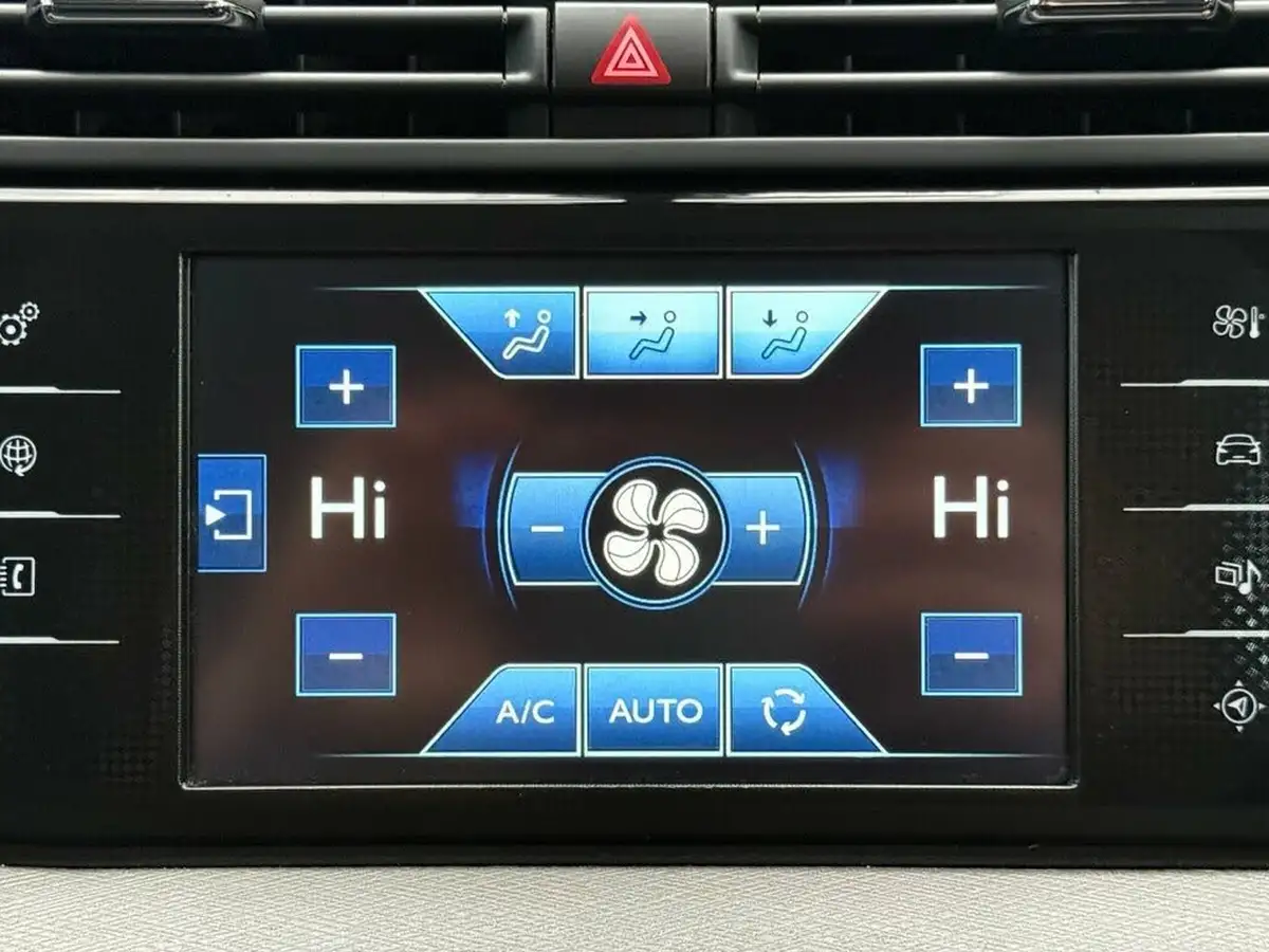 2016-citroen-grand-c4-picasso-16bluehdi-exclusive-eat6-big-21