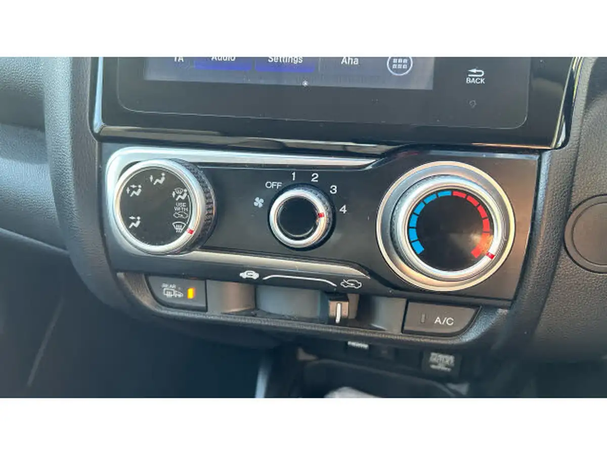 2019-honda-jazz-13-i-vtec-se-navi-cvt-big-14