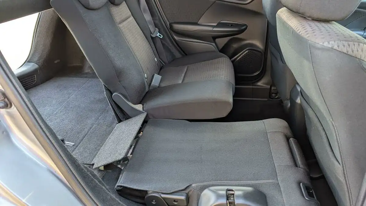 2019-honda-jazz-13-i-vtec-ex-navi-big-18