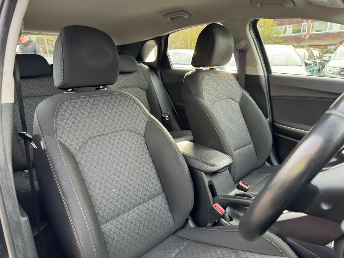 2019-kia-ceed-16crdi-2-hatchback-big-16