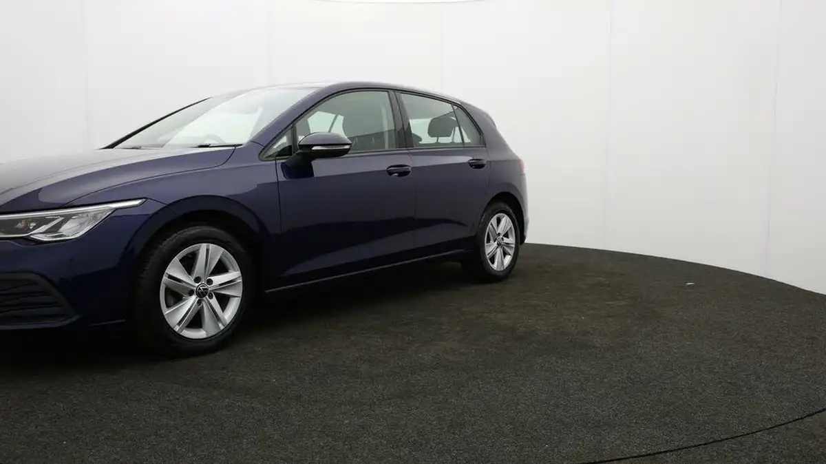 2022-volkswagen-golf-15-tsi-life-150ps-hatchback-big-2