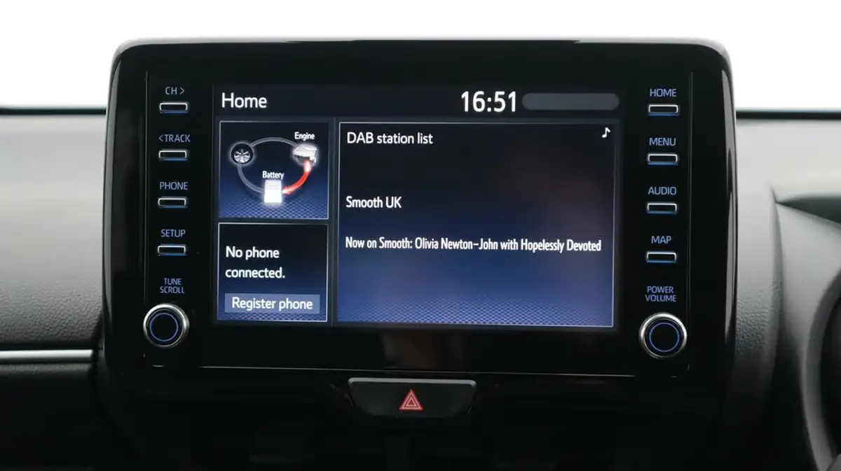 2021-toyota-yaris-15-vvt-i-design-big-11