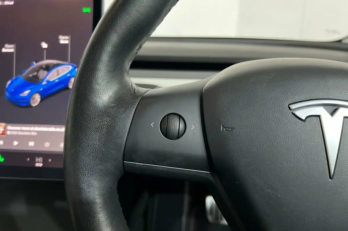 2019-tesla-model-3-e-4x4-performance-pack-big-25