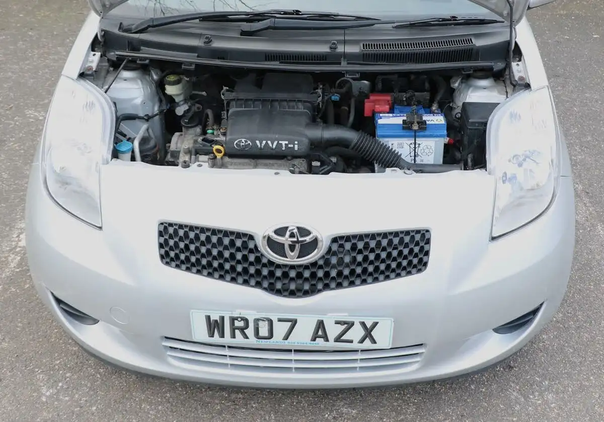 2007-toyota-yaris-13-t3-5d-mmt-big-9