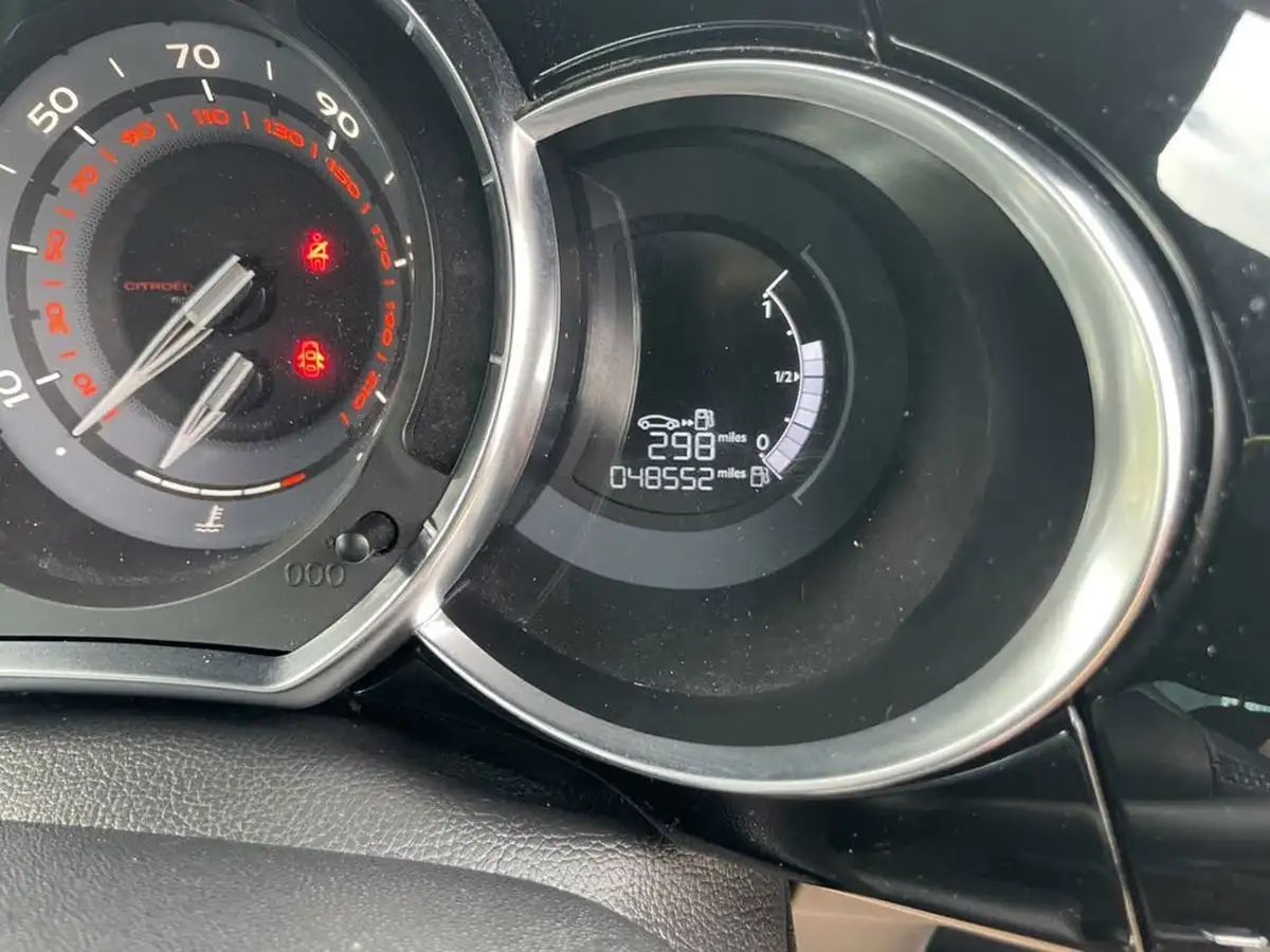 2014-citroen-ds3-16-dstyle-plus-vti-120bhp-big-13