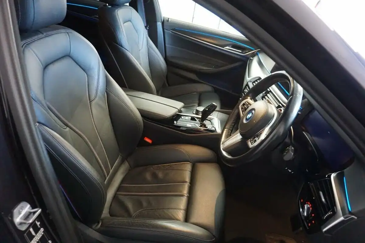 2022-bmw-5-series-20-530e-m-sport-touring-5d-big-17