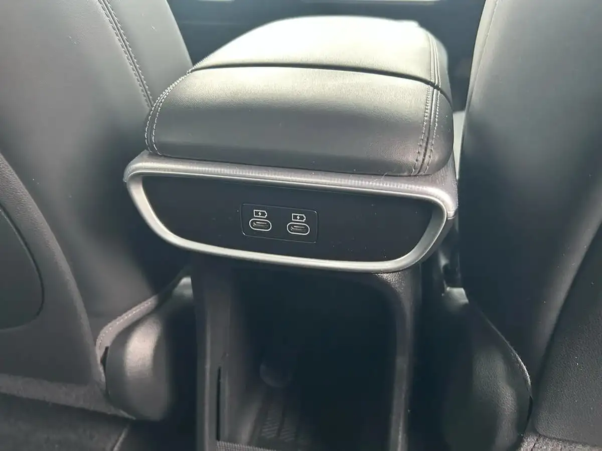 2022-genesis-gv60-e-premium-228ps-big-35