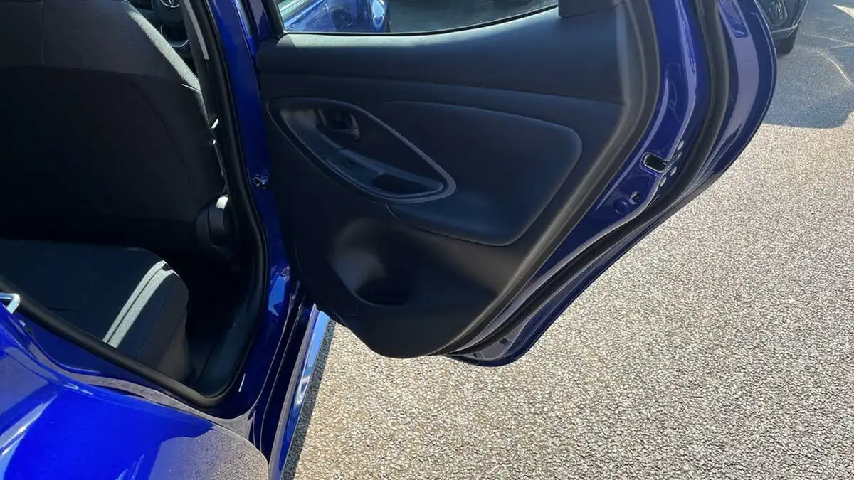 2022-toyota-yaris-15-vvt-i-design-big-25