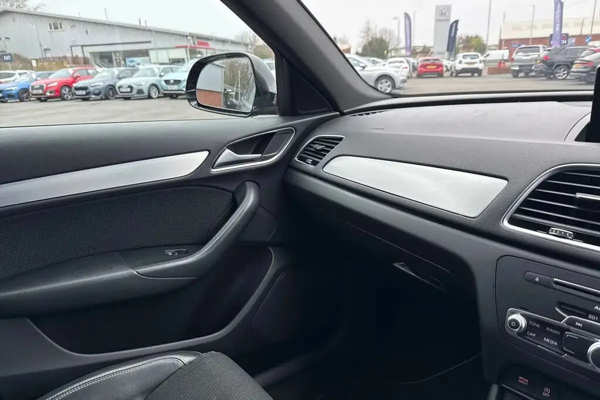 2018-audi-q3-14-tfsi-s-line-edition-tronic-big-42