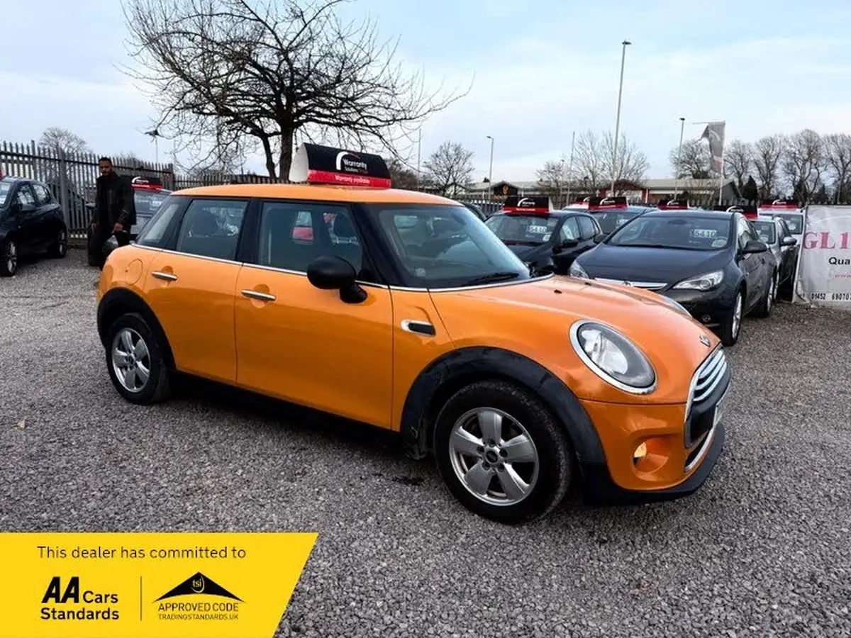 2015-mini-cooper-12-one-ss-5d-big-9