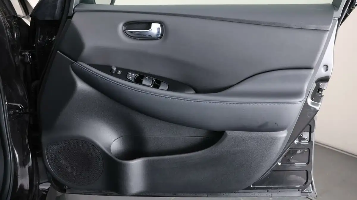 2021-nissan-leaf-e-n-connecta-big-15