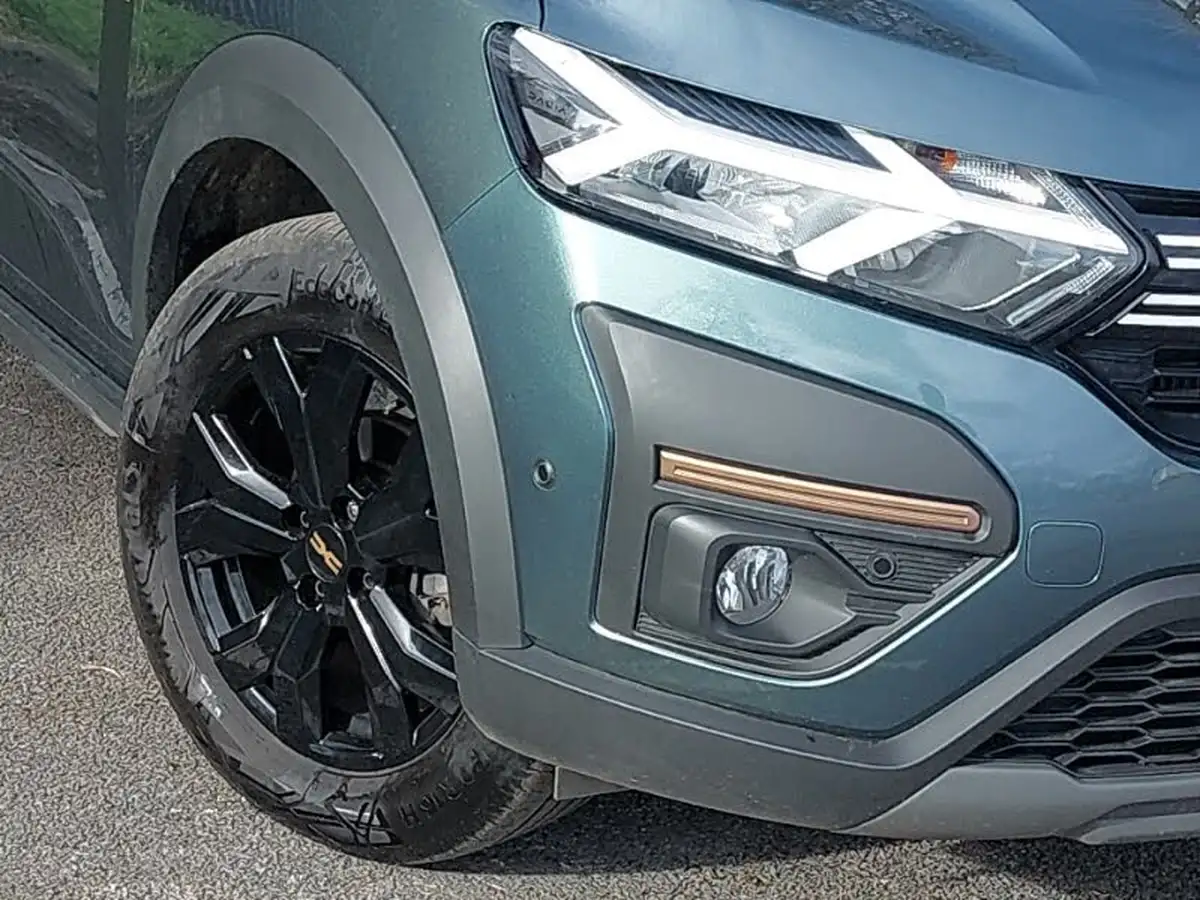 2024-dacia-sandero-stepway-10-tce-extreme-90bhp-big-8