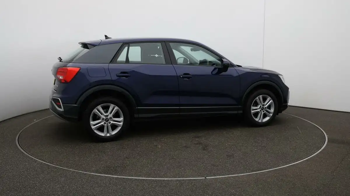 2022-audi-q2-10-30-tfsi-sport-big-43