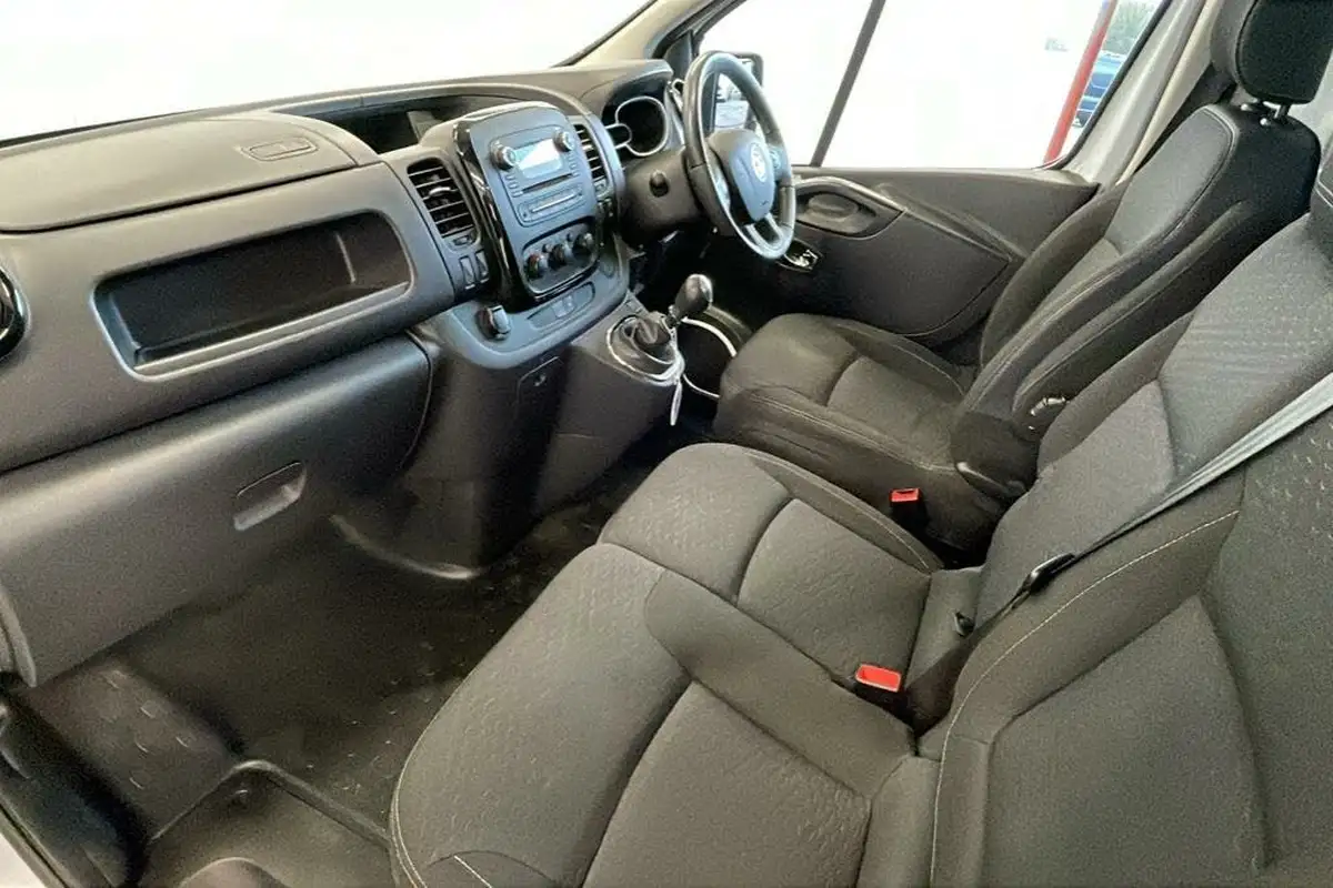 2019-vauxhall-vivaro-16cdti-sportive-2900-l2h1-120pseu6-panel-big-12