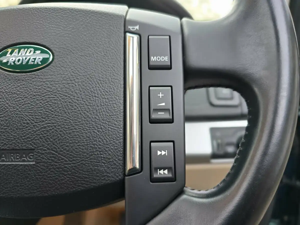 2011-land-rover-freelander-2-32-4x4-big-37