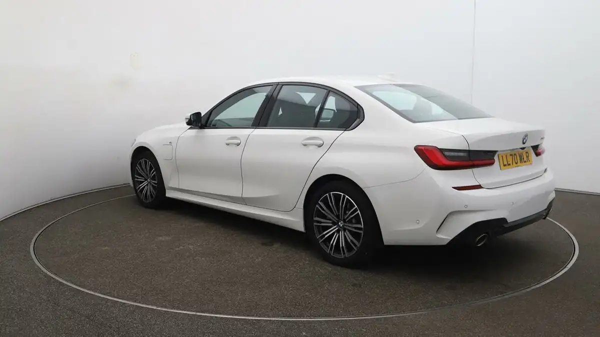 2020-bmw-3-series-20-330e-m-sport-saloon-4d-big-5