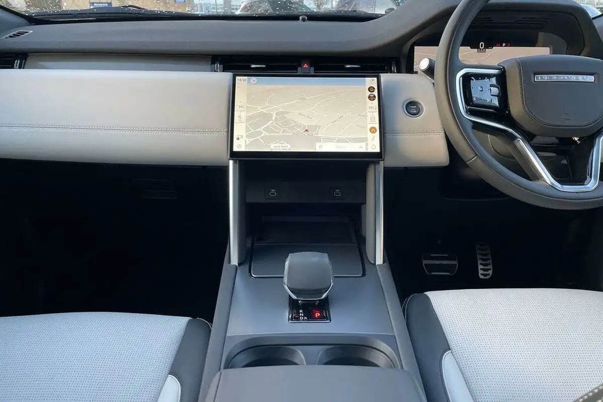 2024-land-rover-discovery-sport-20-d200-dynamic-hse-big-14