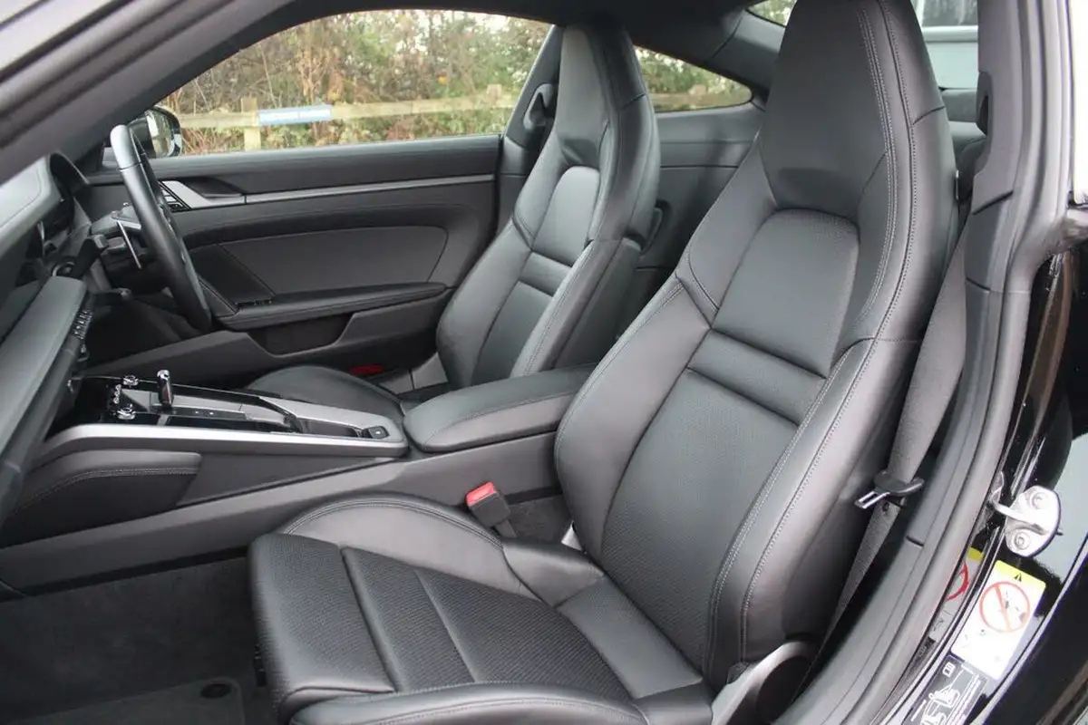 2020-porsche-911-30-carrera-coupe-big-19