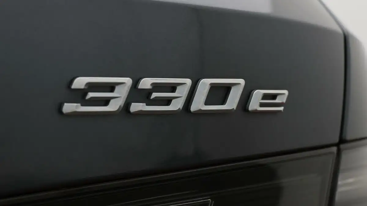 2022-bmw-3-series-20-330e-m-sport-touring-5d-big-23