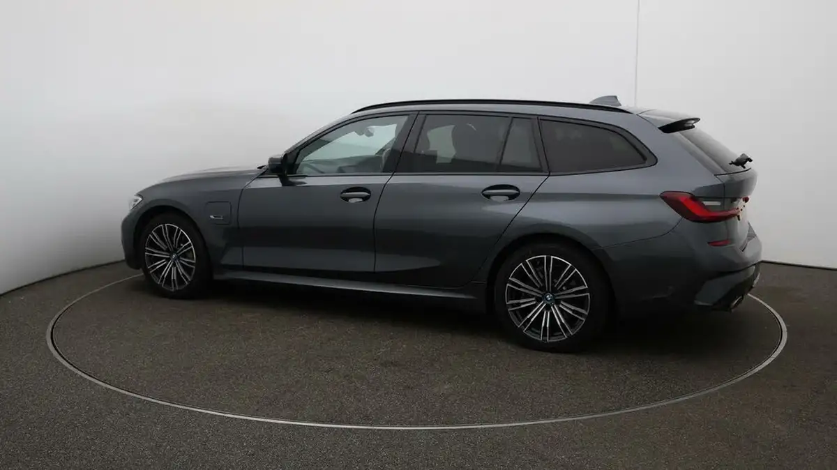 2022-bmw-3-series-20-330e-m-sport-touring-5d-big-41