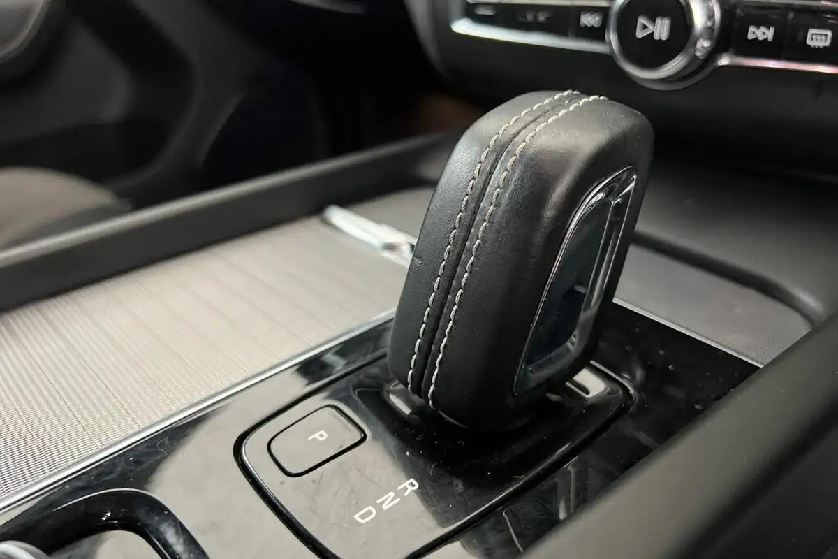 2019-volvo-xc60-20td-b5-r-design-pro-big-12