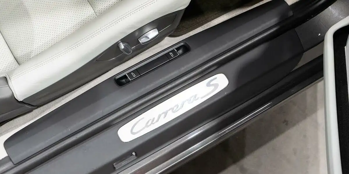 2012-porsche-911-38-carrera-s-400bhp-coupe-big-22