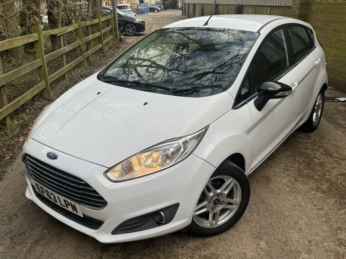 2013-ford-fiesta-125-zetec-5d-big-7