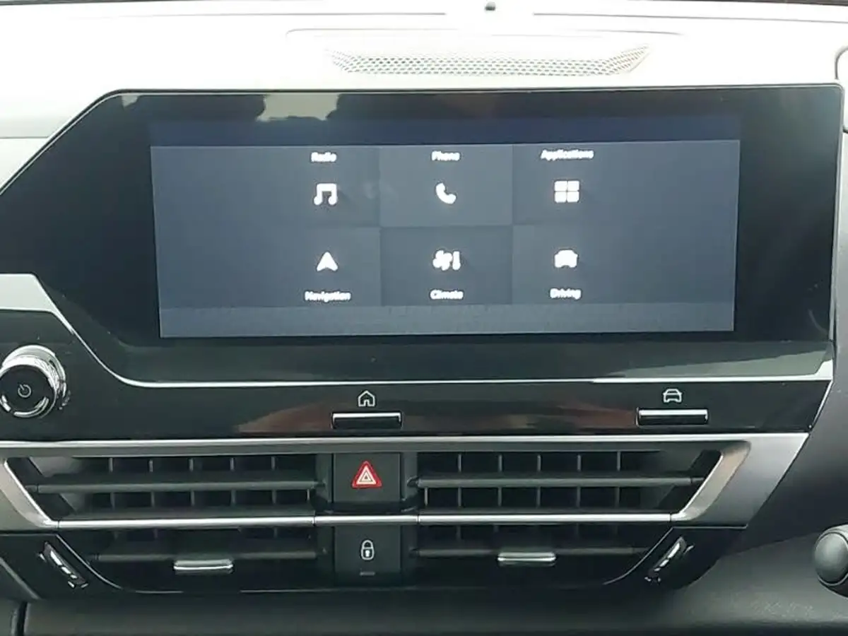 2023-citroen-c4-12-puretech-sense-big-14