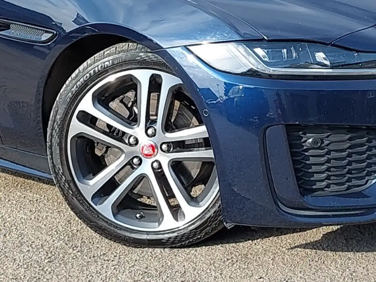 2020-jaguar-xe-20d-r-dynamic-se-big-8