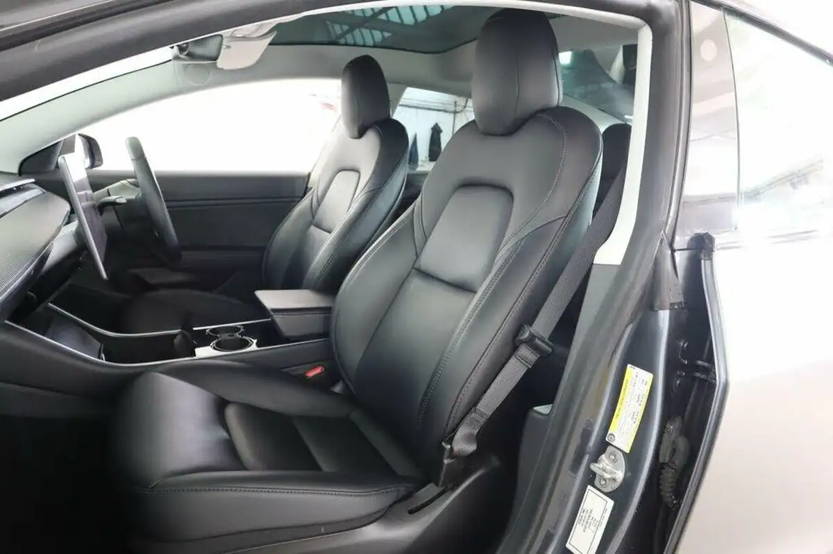 2020-tesla-model-3-e-long-range-big-28