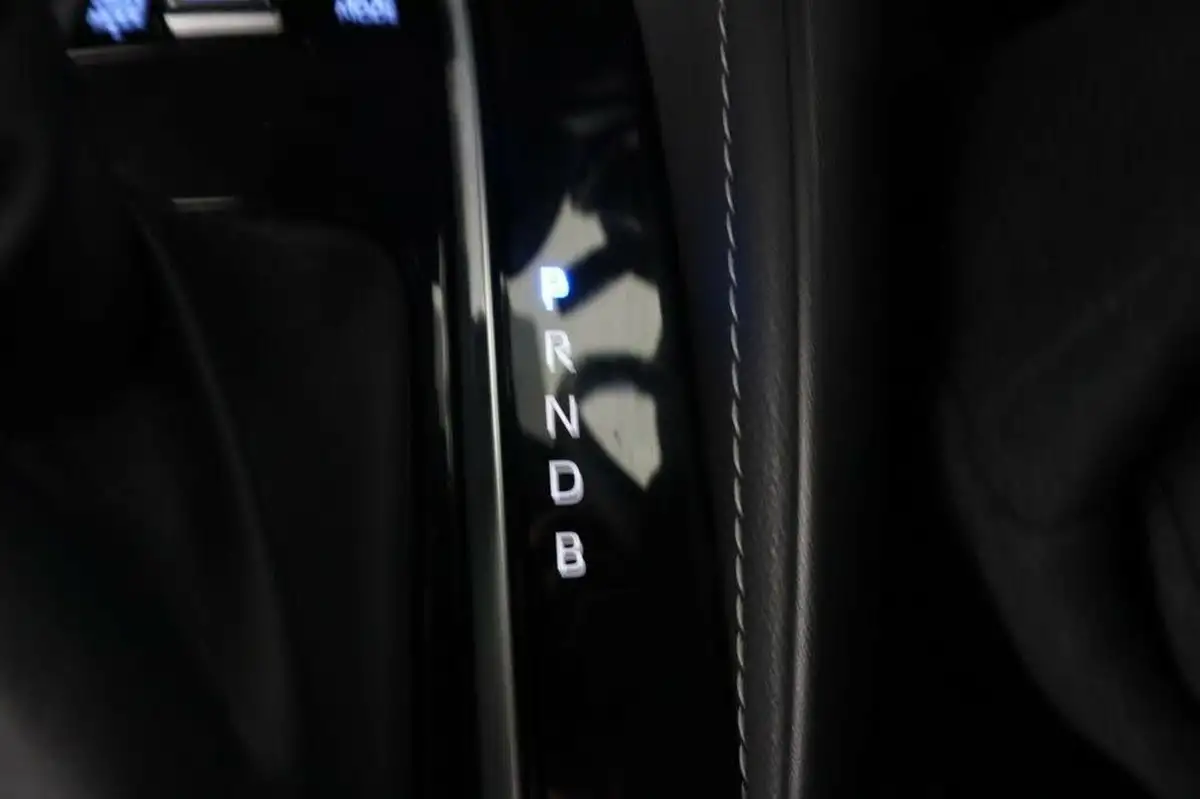 2021-toyota-corolla-18-vvt-i-design-spare-wheel-hatchback-5d-big-22