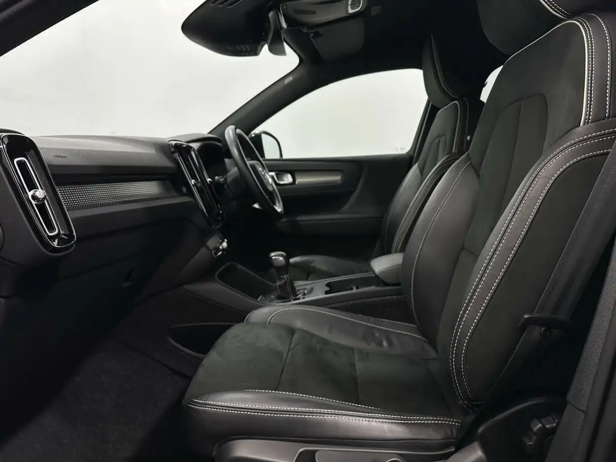 2021-volvo-xc40-15-t3-r-design-161bhp-big-31