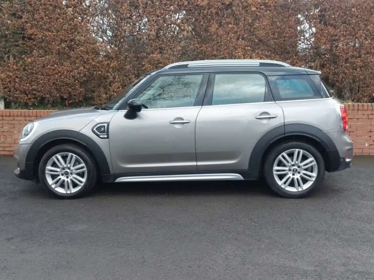 2019-mini-countryman-20-cooper-s-exclusive-auto-big-3