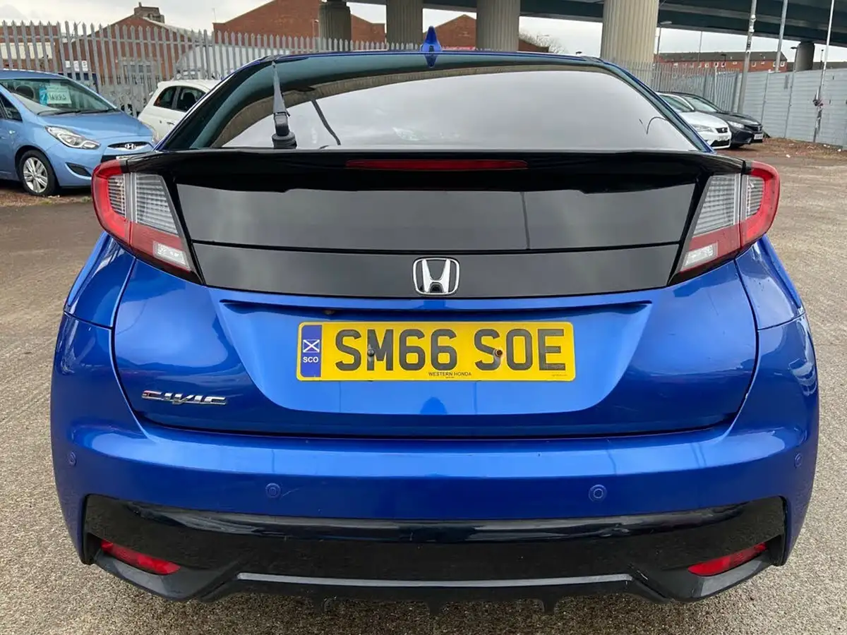 2017-honda-civic-16-i-dtec-se-plus-navi-hatchback-big-6