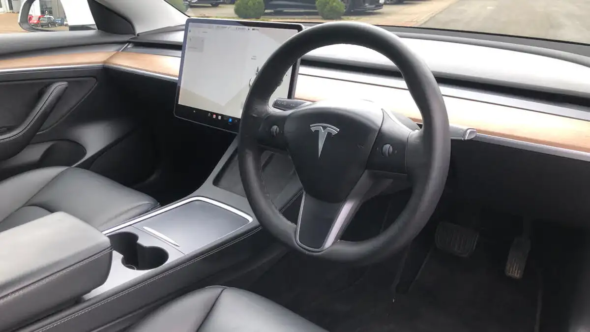 2021-tesla-model-3-e-long-range-awd-big-8