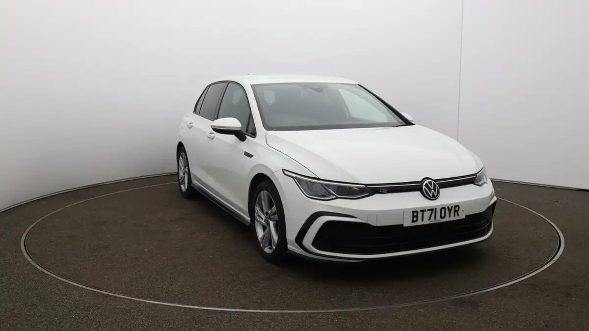 2021-volkswagen-golf-big-33