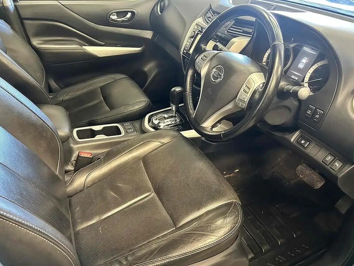 2018-nissan-navara-23dci-tekna-auto-big-7