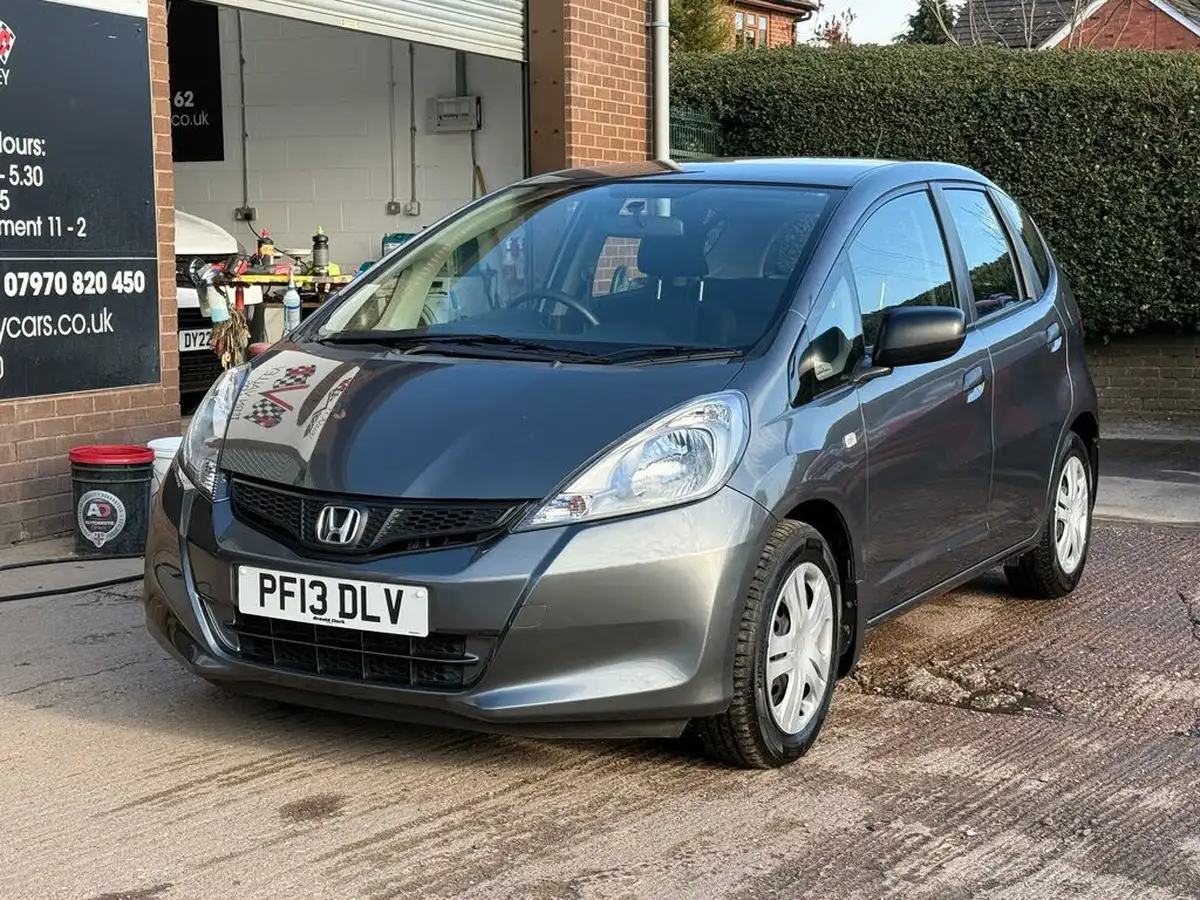 2013-honda-jazz-12-s-big-10