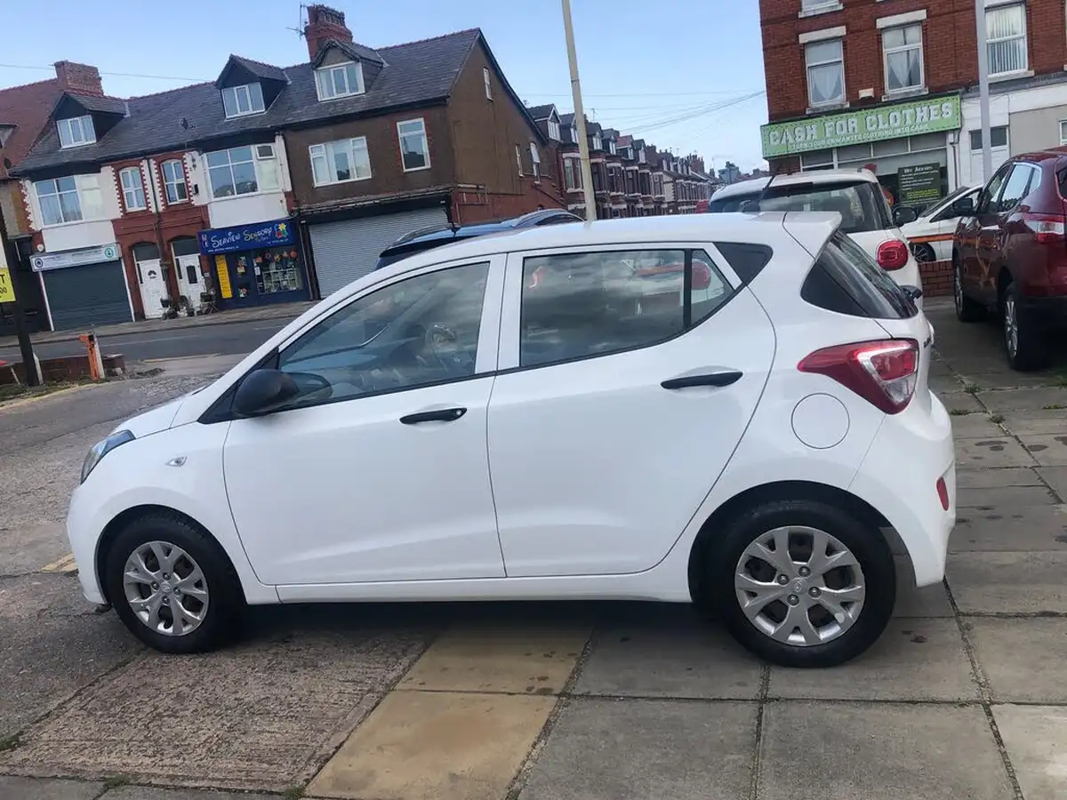 2014-hyundai-i10-10-s-big-3