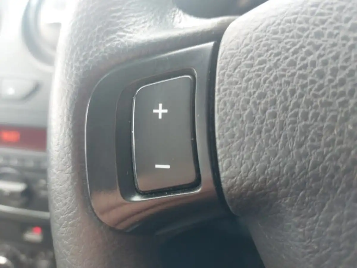 2016-dacia-duster-15dci-laureate-110bhp-ss-station-wagon-5d-big-12