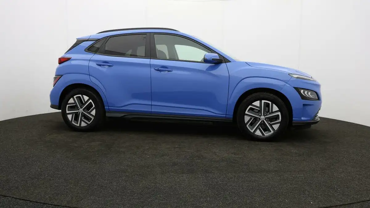 2022-hyundai-kona-e-premium-204ps-64kwh-7kw-obc-big-34