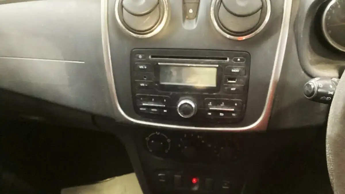 2014-dacia-sandero-stepway-15d-ambiance-big-5