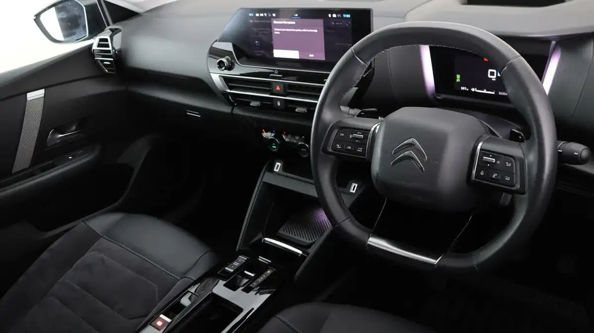2023-citroen-c4-15bluehdi-shine-plus-big-8