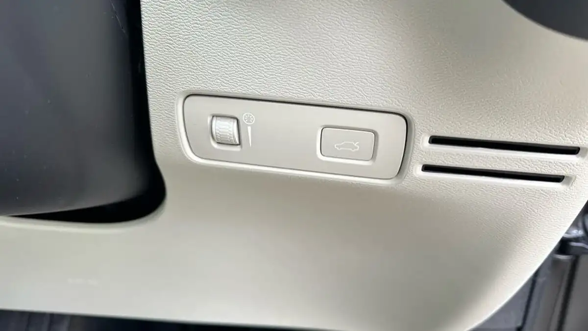 2021-volvo-xc40-15-t3-inscription-161bhp-auto-big-37