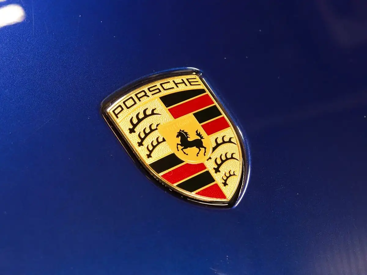 2022-porsche-taycan-e-base-476ps-performance-battery-plus-big-8