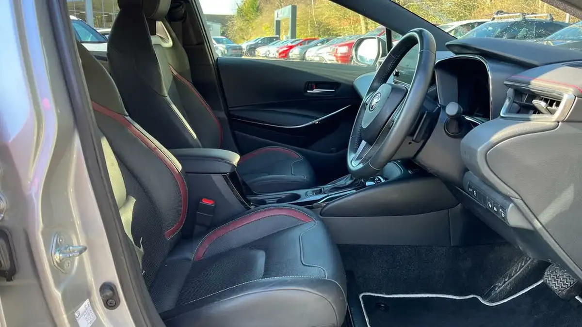 2023-toyota-corolla-20-vvt-i-excel-181bhp-18in-alloy-wheelstrk-touring-sports-big-10