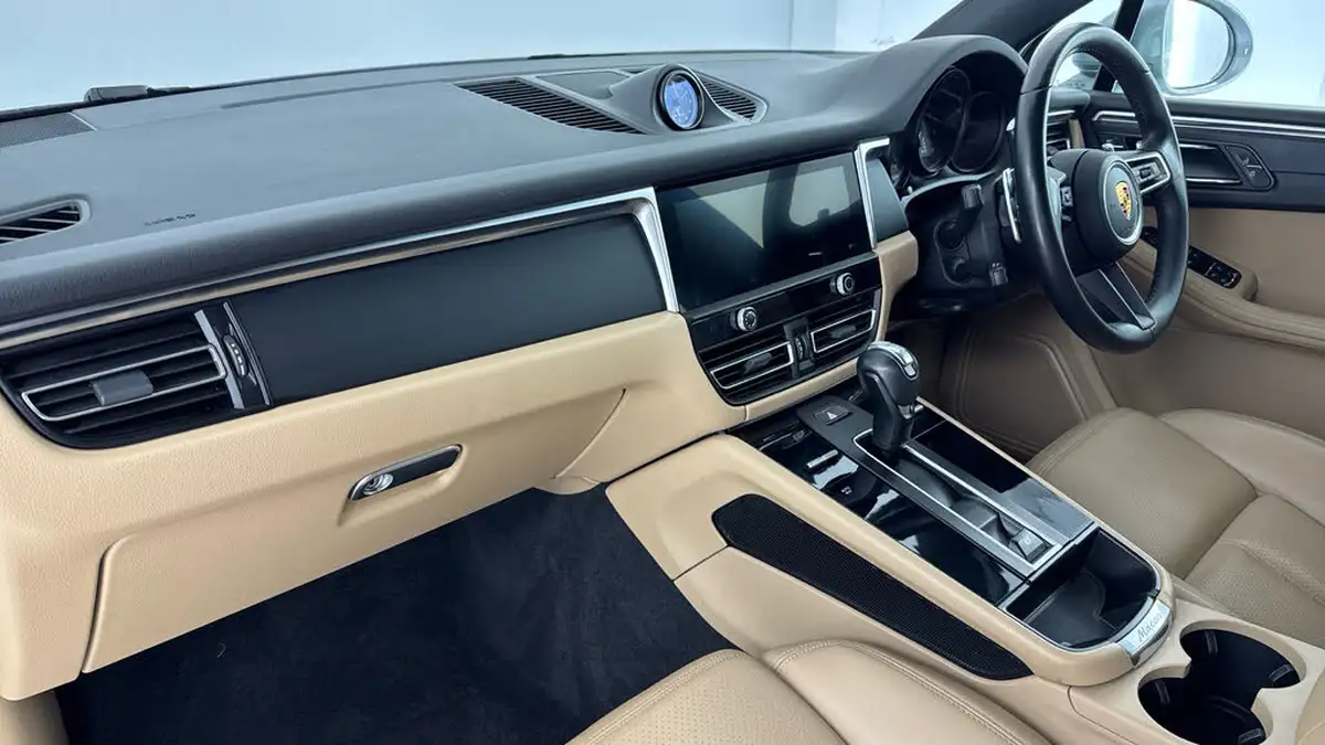 2022-porsche-macan-20-big-9