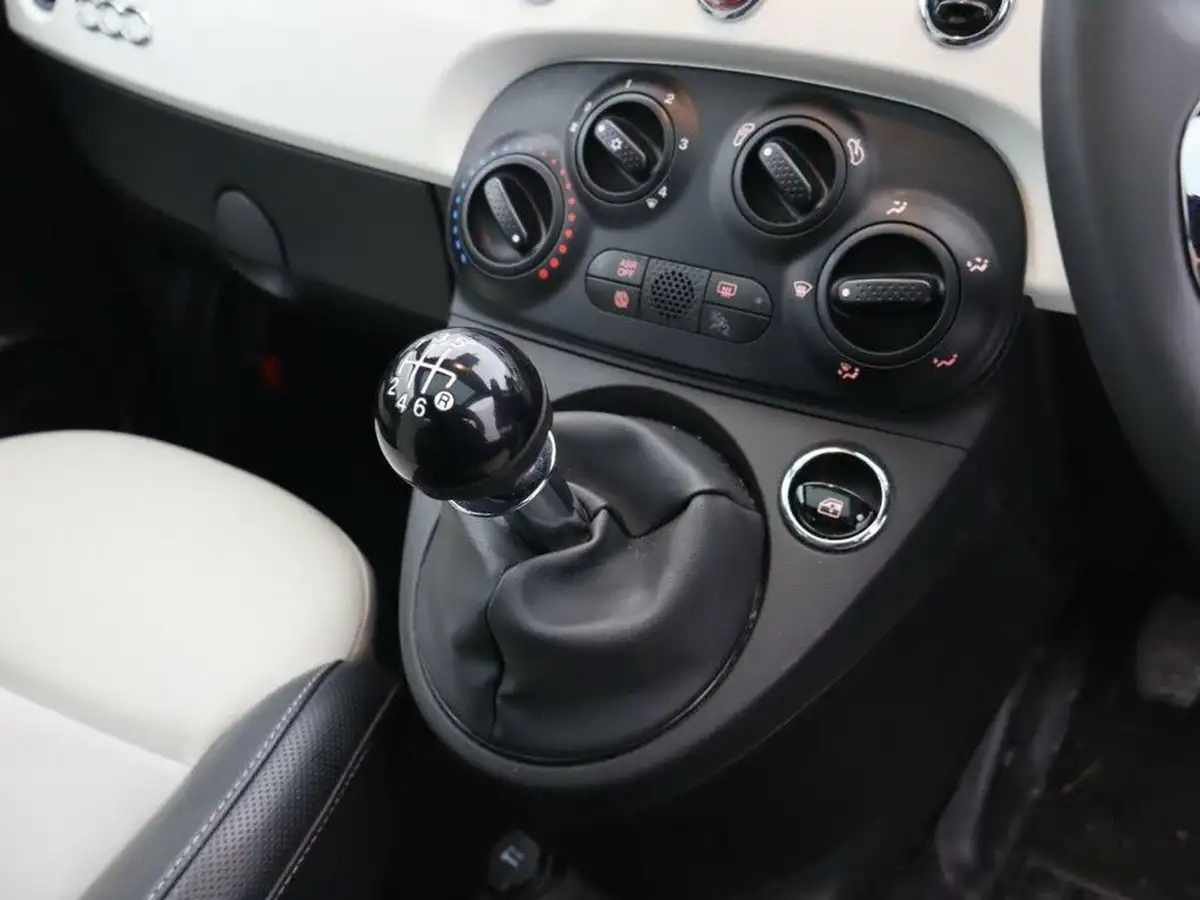 2022-fiat-500-10-dolcevita-big-14
