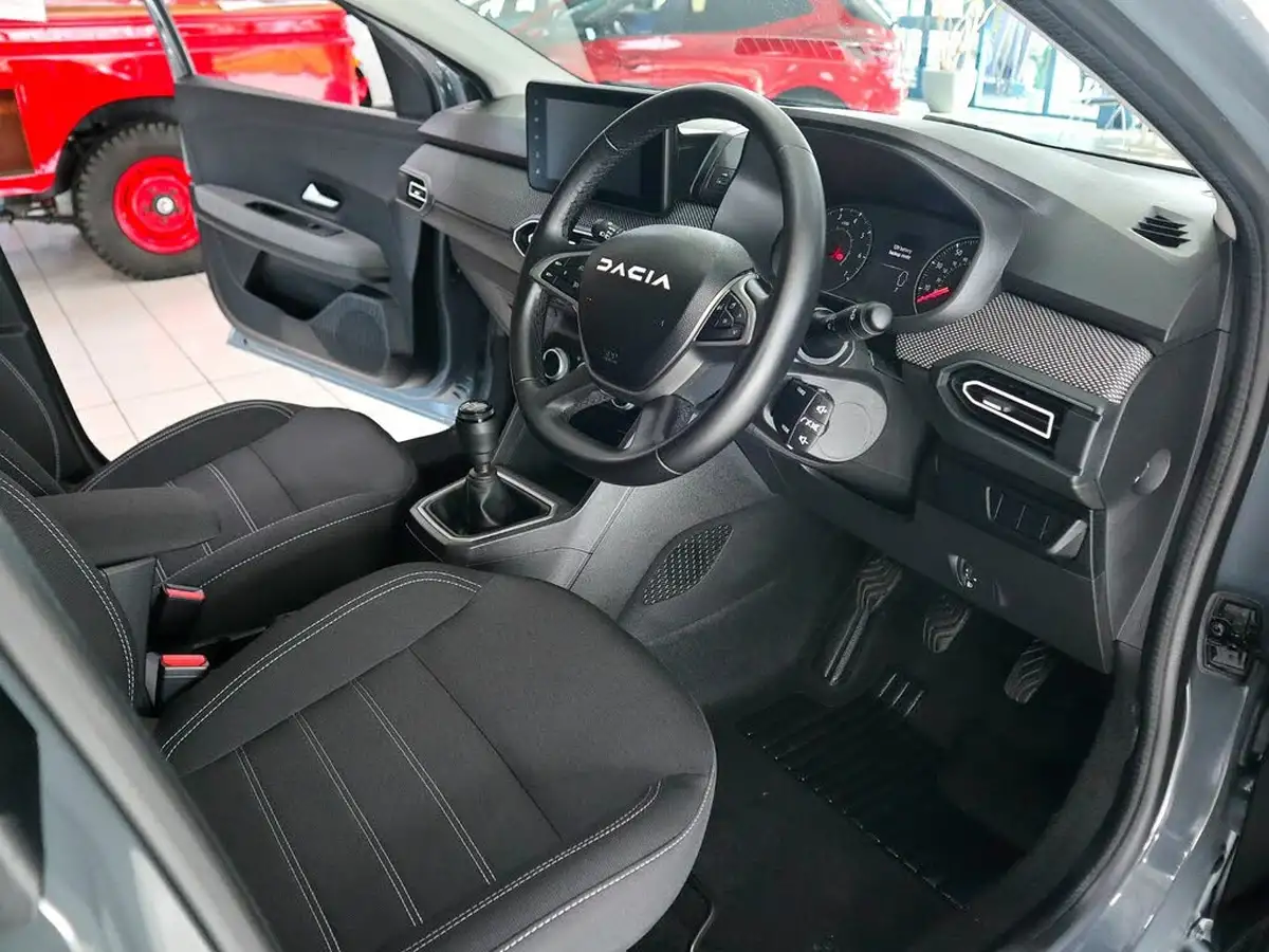 2023-dacia-jogger-10-tce-expression-big-2